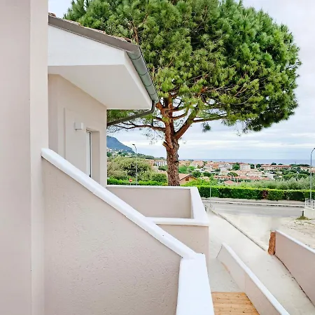 Balconi Del Conero Hotel apartamentowy