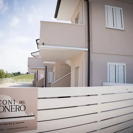 Hotel apartamentowy Balconi Del Conero Numana